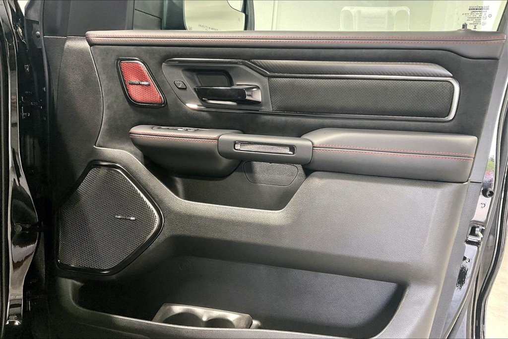 Used 2027 RAM 1500 4x4 Crew Cab image 23