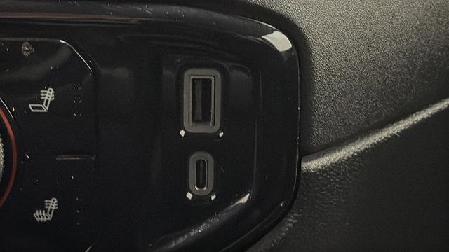 Used 2023 Chevrolet Silverado 1500 LT image 39