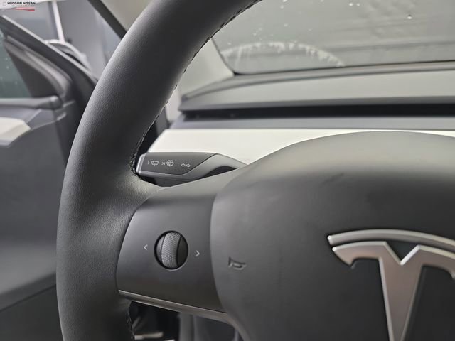 Used 2025 Tesla Model Y Long Range image 34