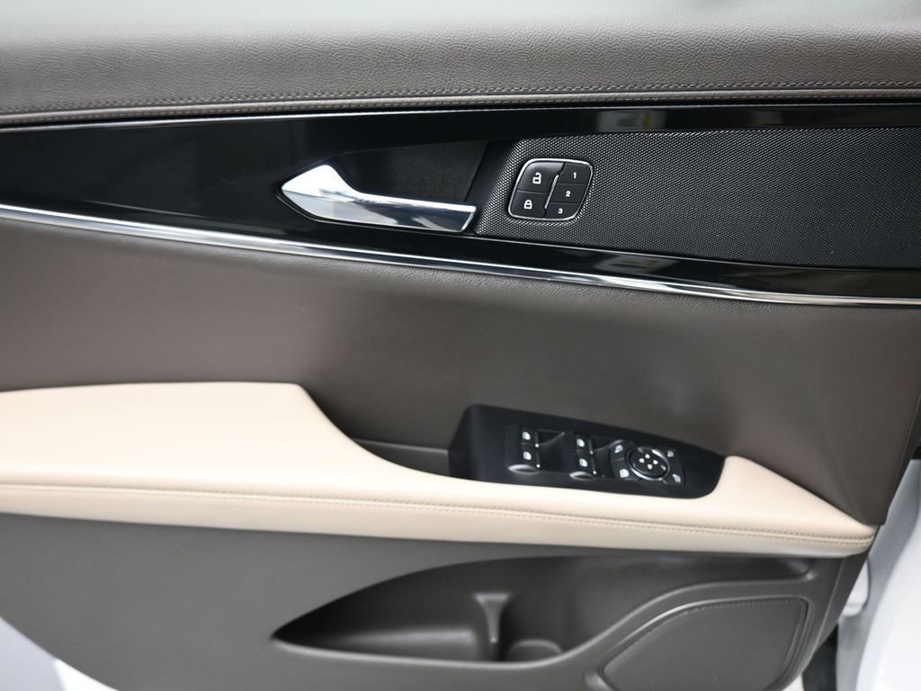 Used 2022 Lincoln Nautilus AWD w/ Premium Package image 10