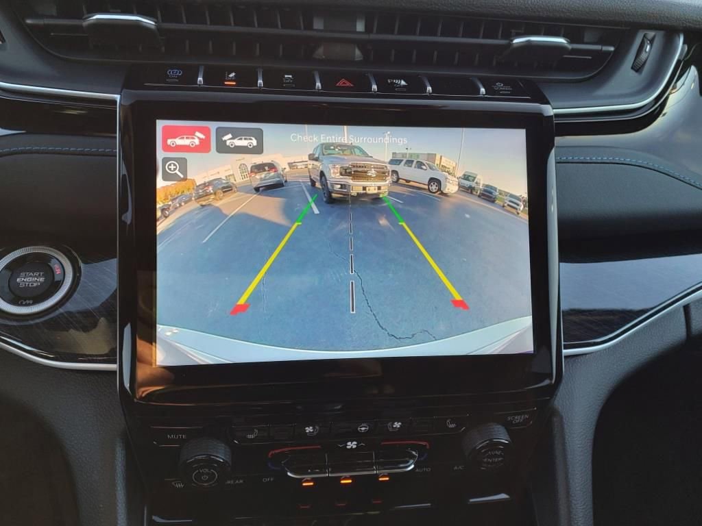 New 2024 Jeep Grand Cherokee Trailhawk w/ Luxury Tech Group III image 17