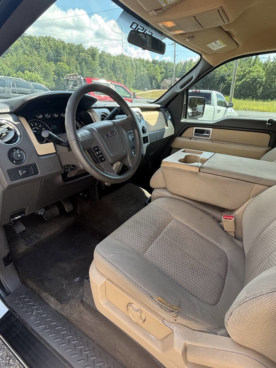 Used 2011 Ford F150 XLT image 11