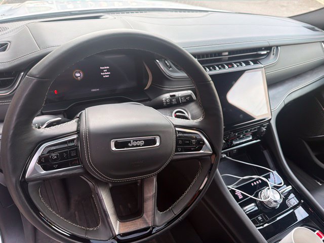 Used 2024 Jeep Grand Cherokee L Overland w/ Advanced Protech Group III AWD/4WD image 4