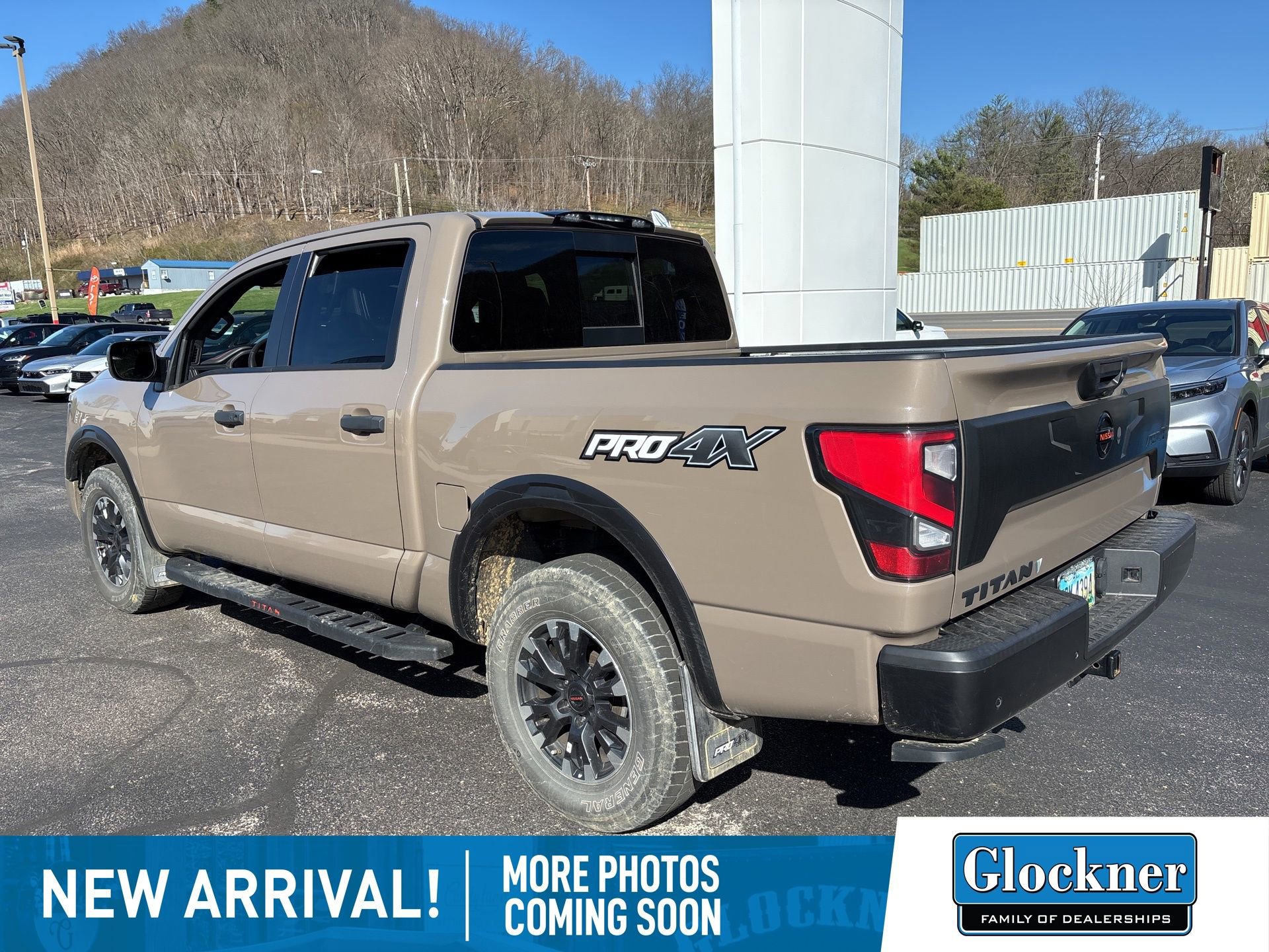 Used 2021 Nissan Titan PRO-4X w/ Pro-4x Convenience Package image 5