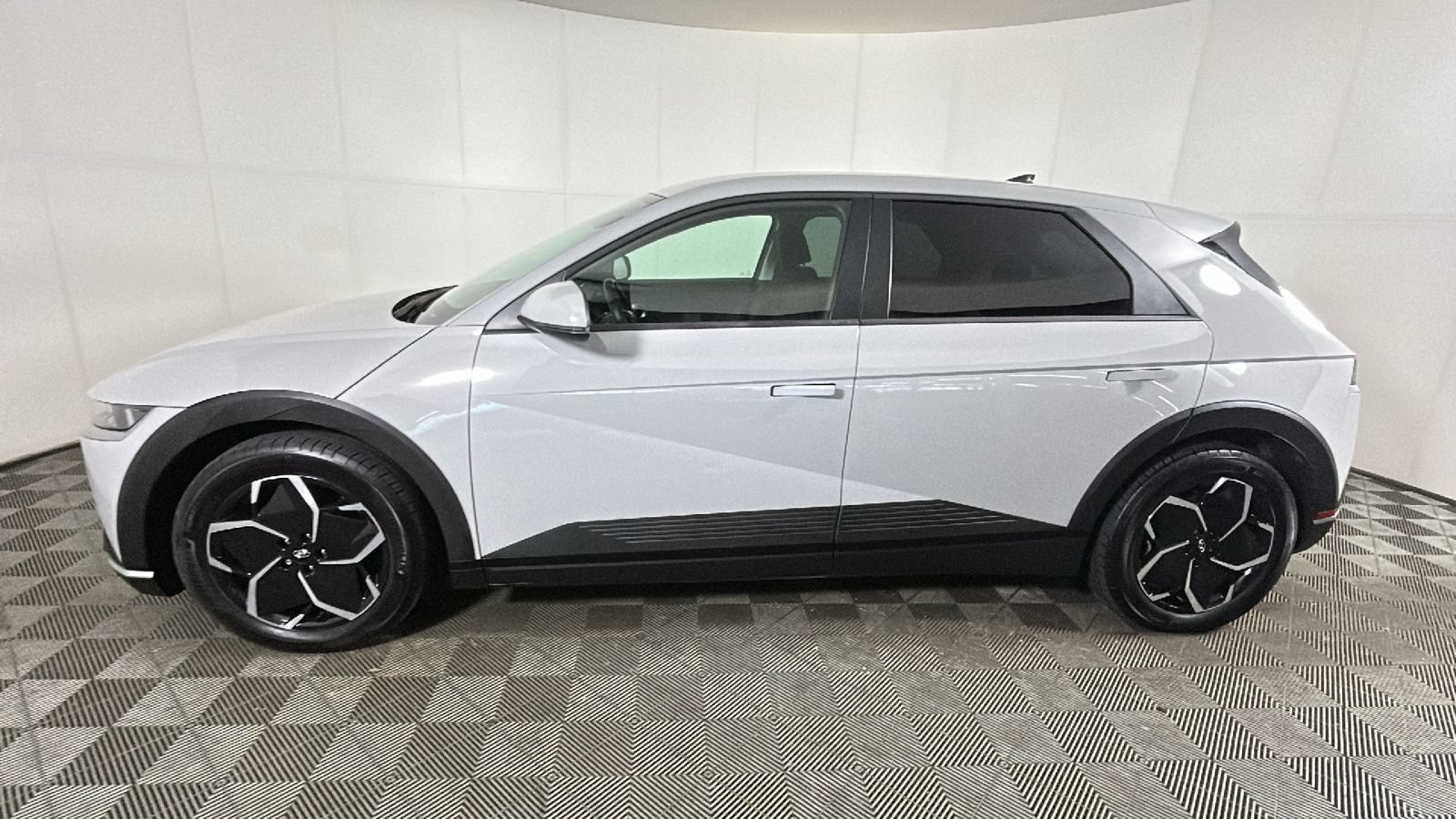 Used 2024 Hyundai Ioniq 5 SEL AWD/4WD image 7