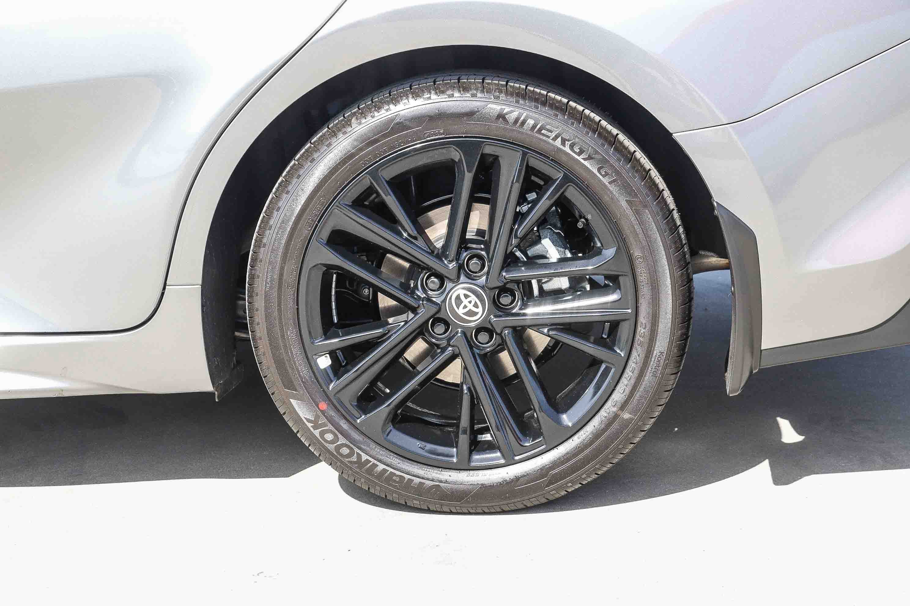 Used 2026 Toyota Camry SE w/ Convenience Package FWD image 9