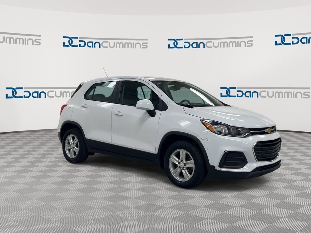 Used 2020 Chevrolet Trax LS FWD image 2