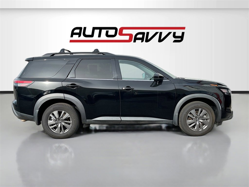 Used 2022 Nissan Pathfinder SV image 8