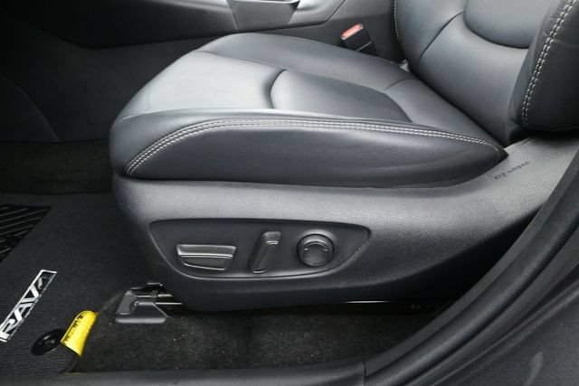 Used 2024 Toyota RAV4 XLE Premium FWD image 10