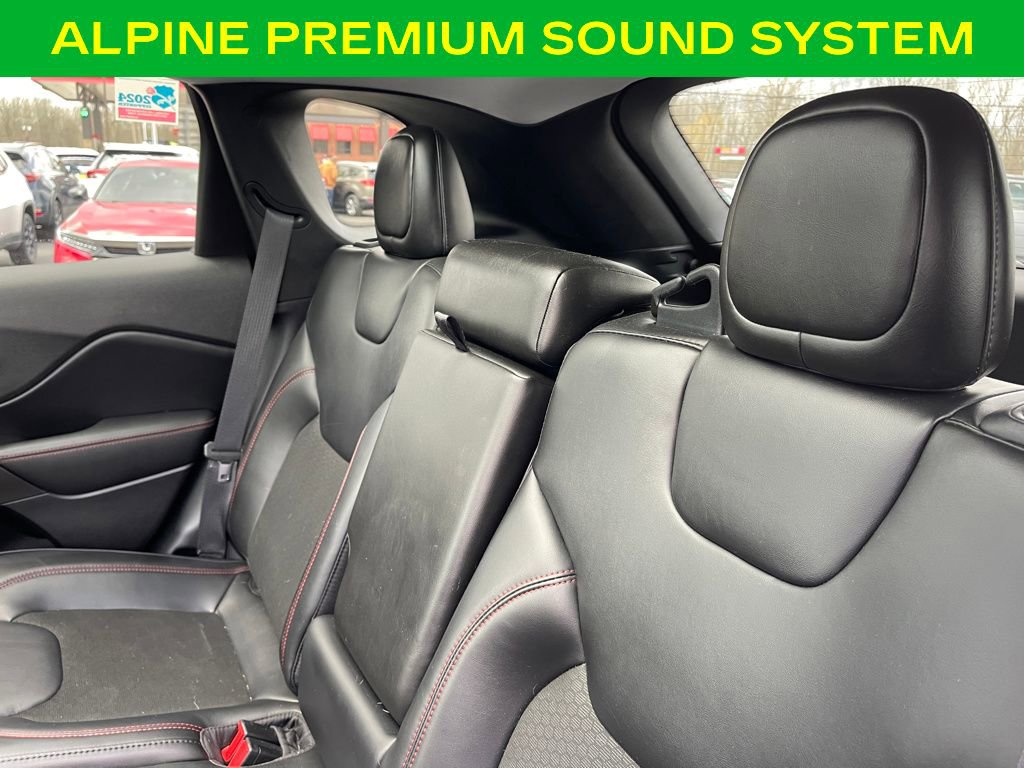 Used 2020 Jeep Cherokee Trailhawk w/ Comfort/Convenience Group image 17