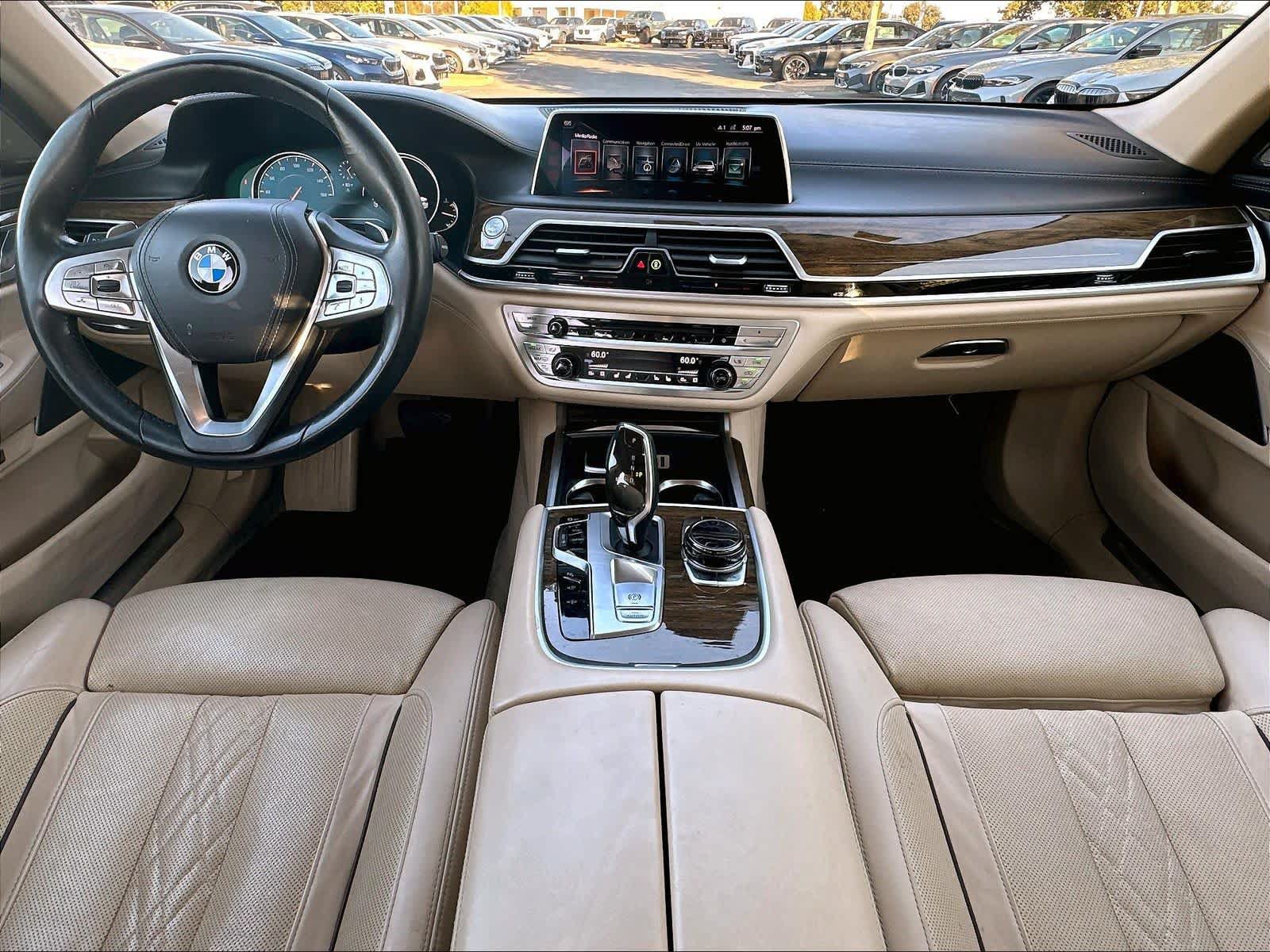 Used 2016 BMW 740i RWD image 9