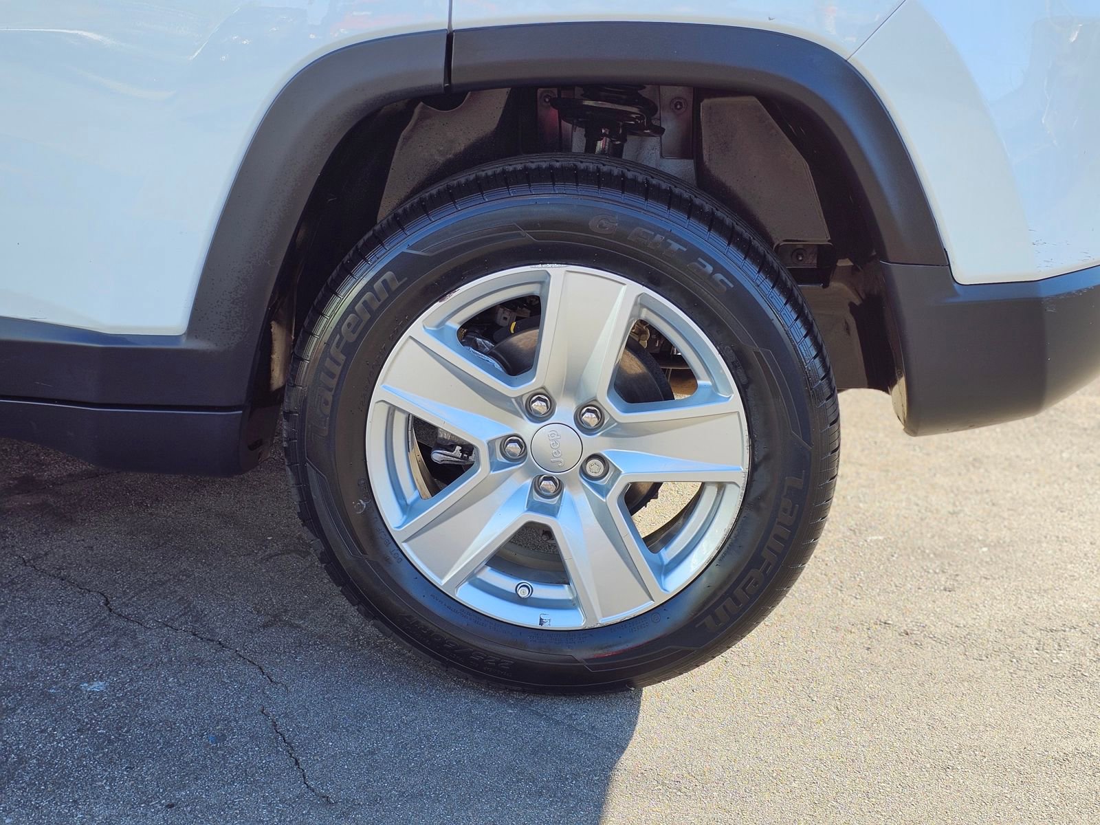 Used 2022 Jeep Compass Latitude AWD/4WD image 9