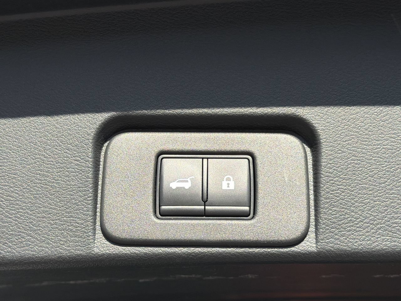 Certified 2025 Nissan Rogue SL AWD/4WD image 26