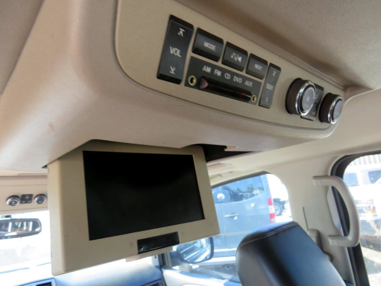 Used 2011 Nissan Armada Platinum image 27