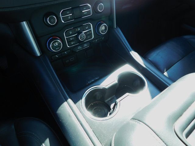 Used 2023 Chevrolet Suburban LT image 31