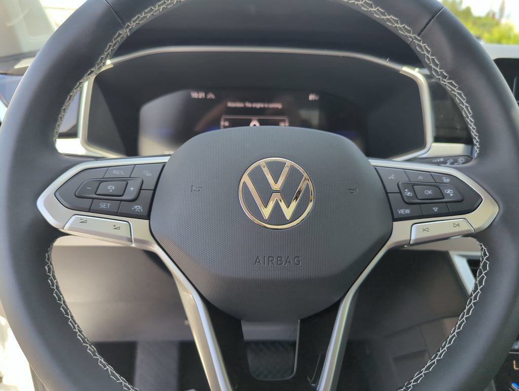 New 2026 Volkswagen Taos SE AWD/4WD image 43