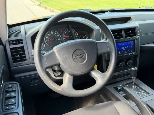 Used 2009 Jeep Liberty Sport AWD/4WD image 10
