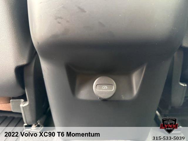 Used 2022 Volvo XC90 T6 Momentum image 37