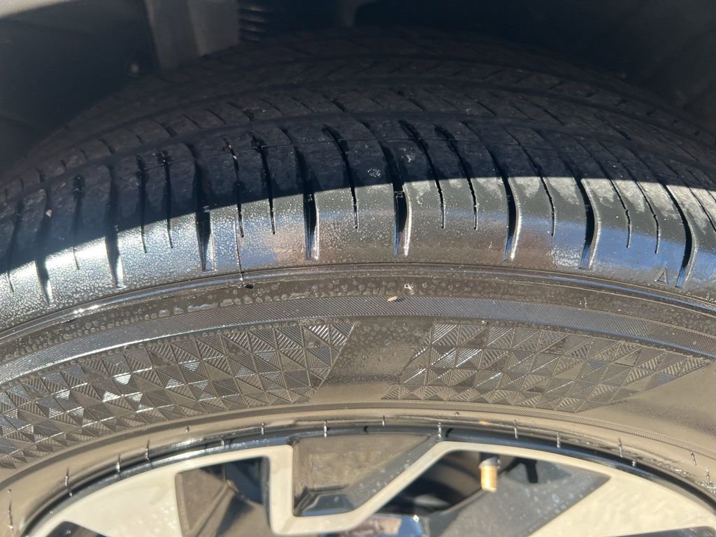 Certified 2025 Kia Sportage EX image 40