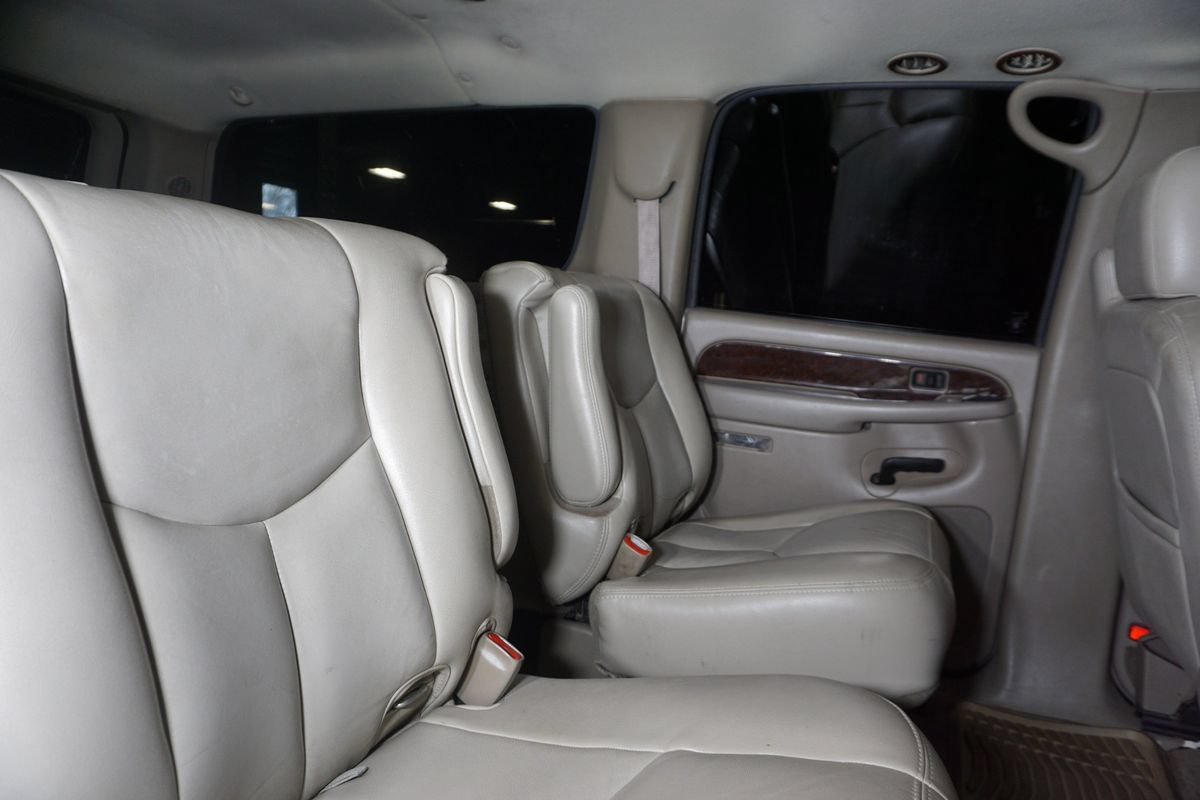 Used 2005 Chevrolet Suburban Z71 w/ Preferred Equipment Group AWD/4WD image 22