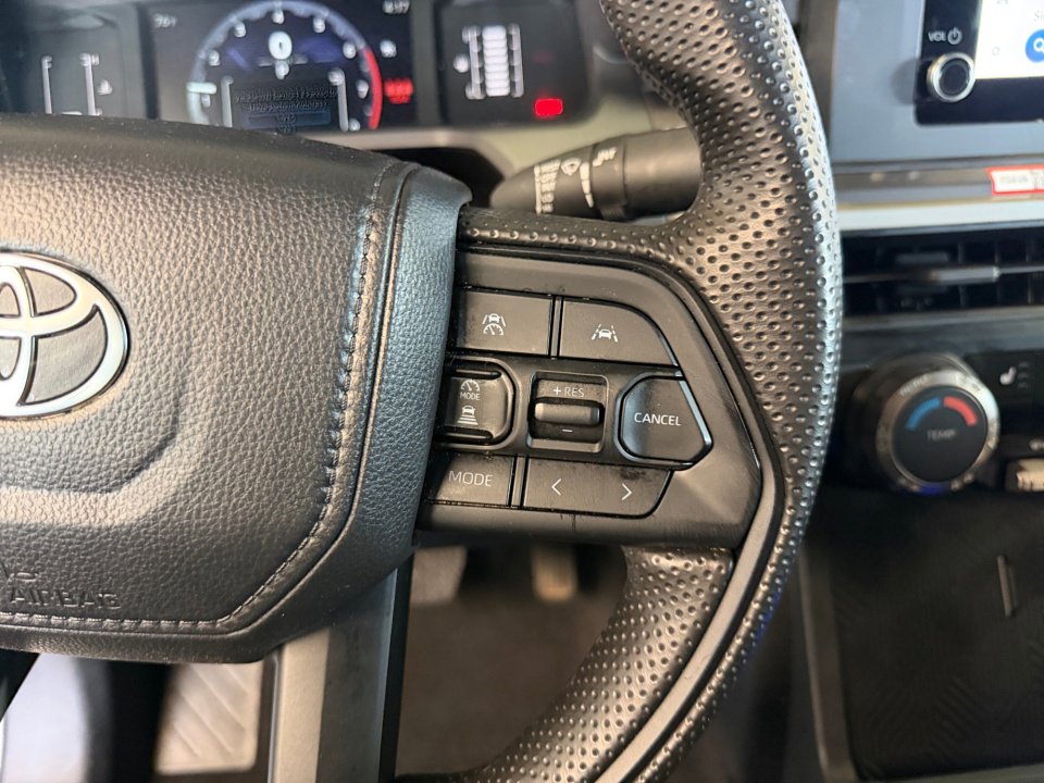 Used 2025 Toyota Tacoma SR5 AWD/4WD image 19