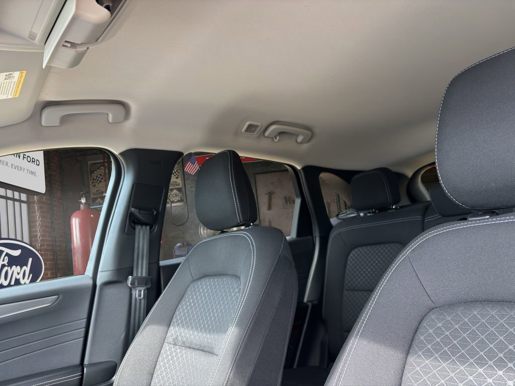 Certified 2025 Ford Escape Active AWD/4WD image 16