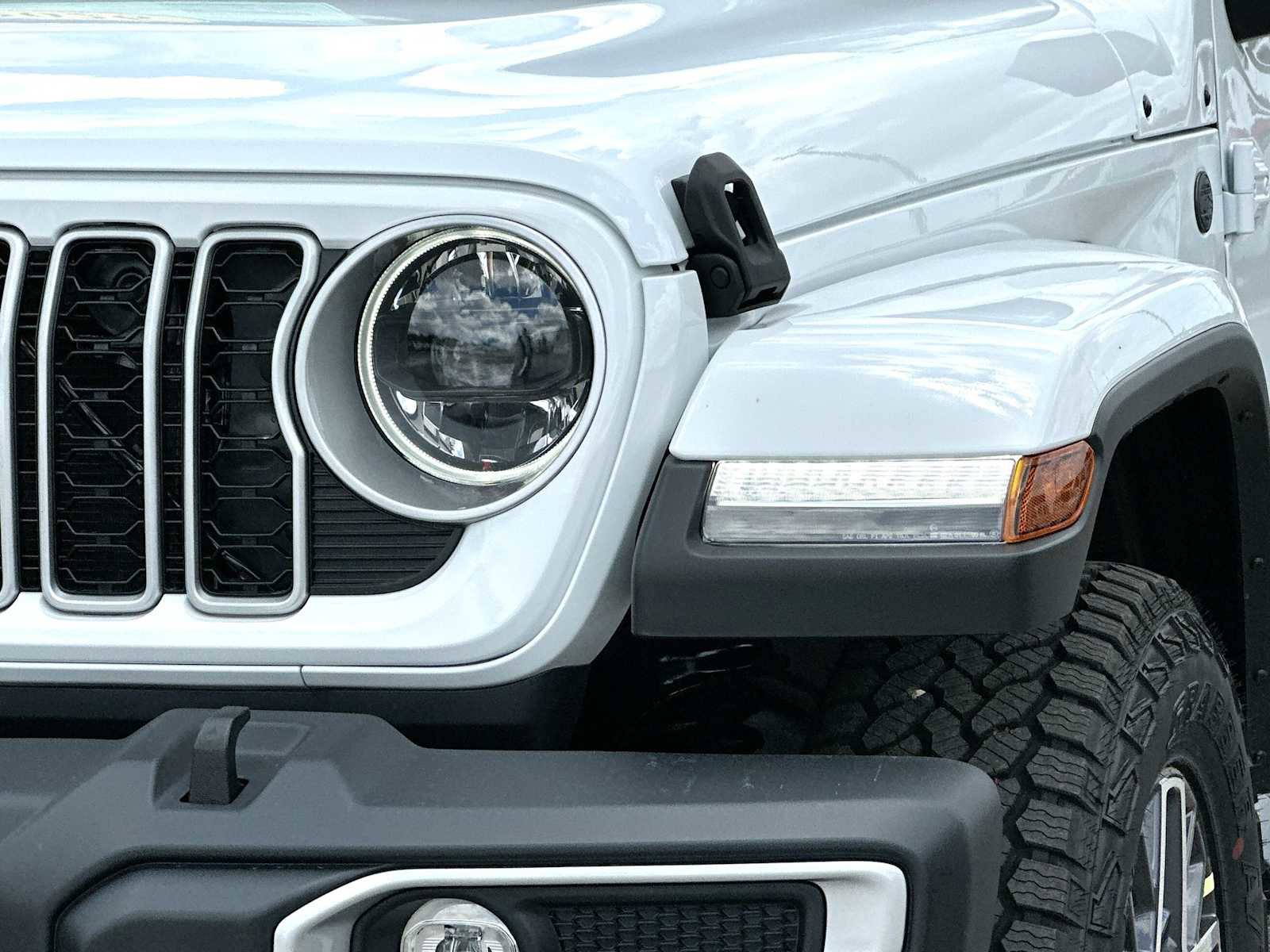 New 2026 Jeep Wrangler Unlimited Sahara AWD/4WD image 16