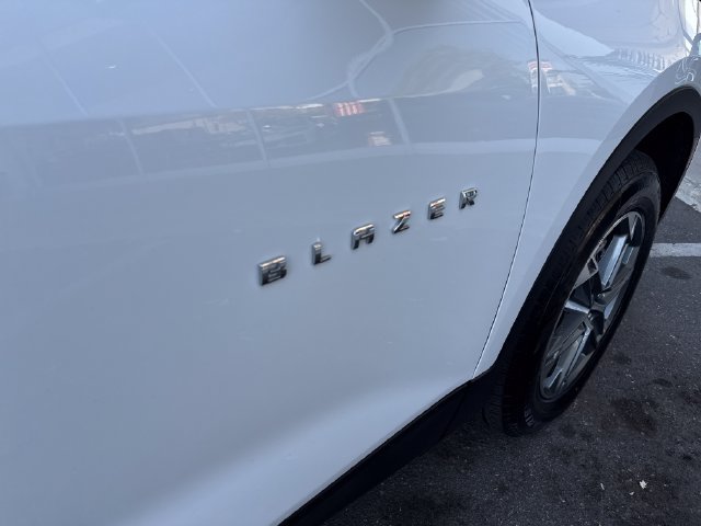 Certified 2025 Chevrolet Blazer LT FWD image 35