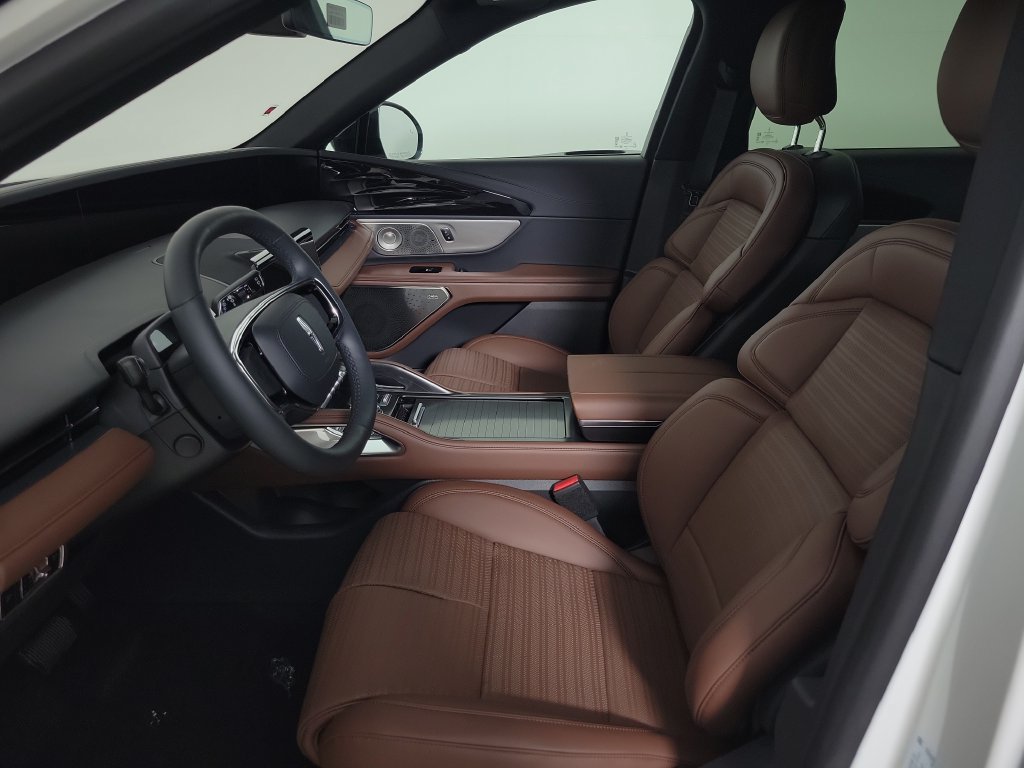 New 2026 Lincoln Nautilus Reserve AWD/4WD image 16