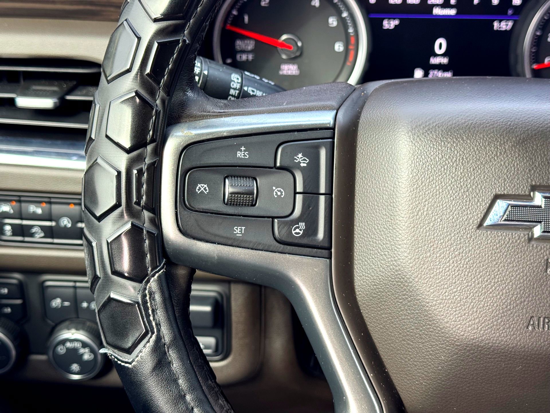 Used 2021 Chevrolet Tahoe Z71 w/ Z71 Off-Road Package image 25