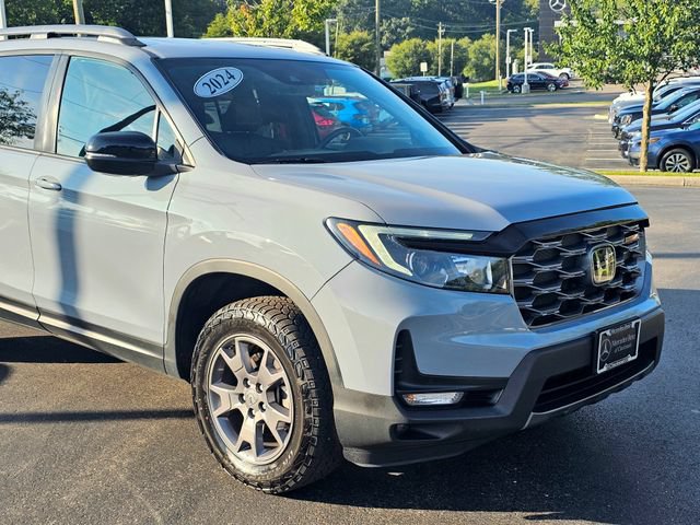 Used 2024 Honda Passport TrailSport image 2
