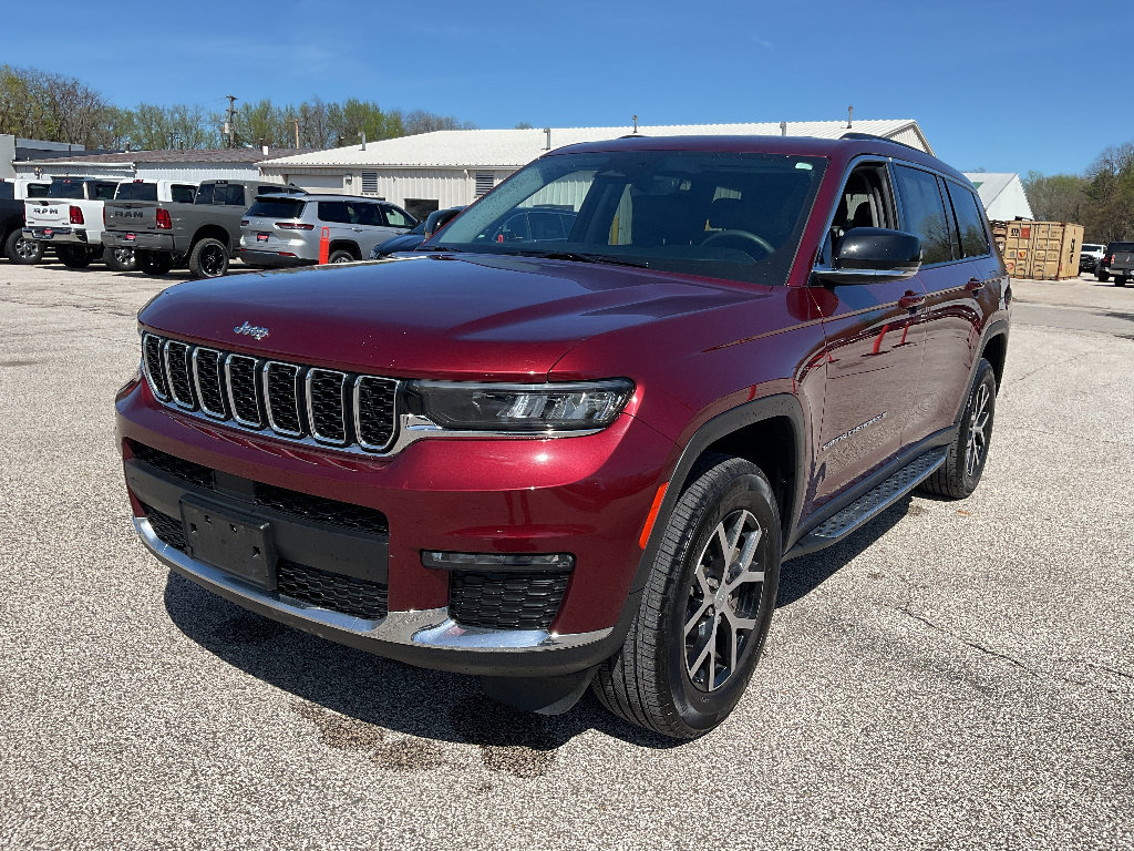 Used 2023 Jeep Grand Cherokee L Limited AWD/4WD image 3