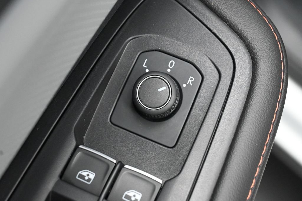 Used 2024 Volkswagen Atlas Peak Edition SE AWD/4WD image 12