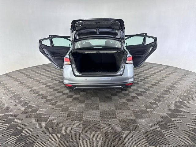 Used 2024 Nissan Versa SR FWD image 15