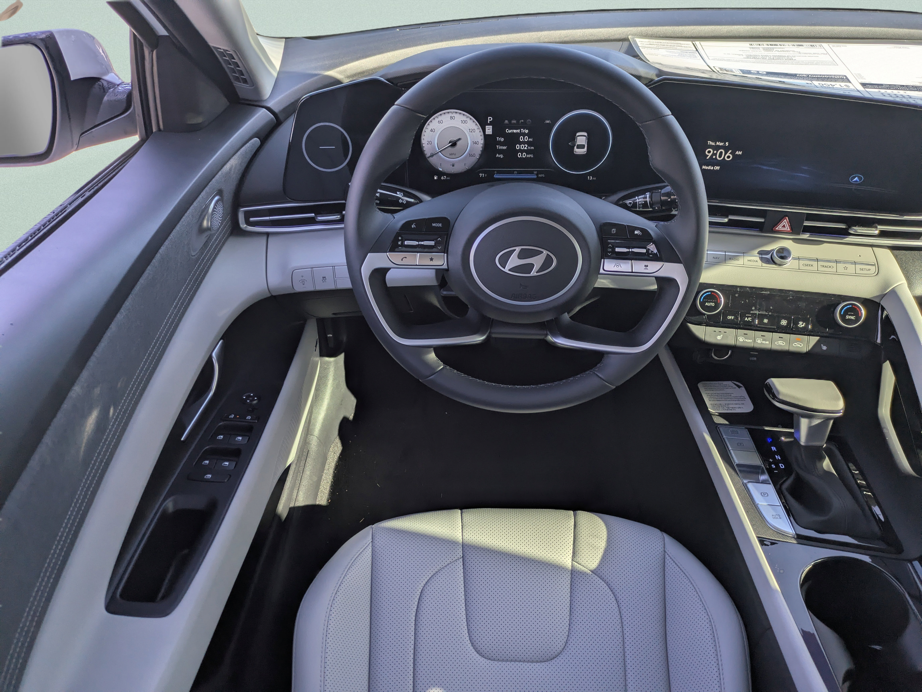 New 2026 Hyundai Elantra Limited FWD image 15