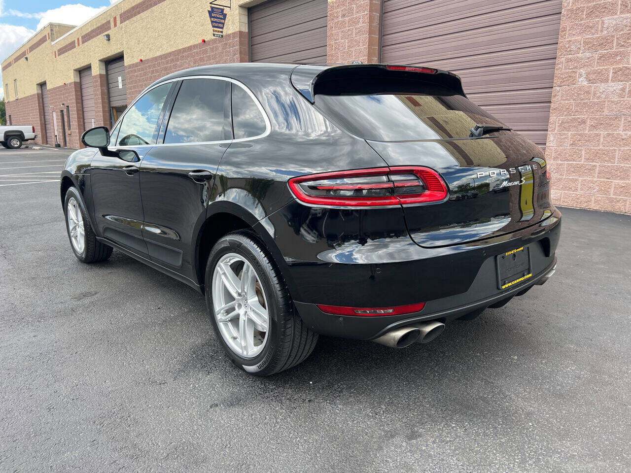 Used 2017 Porsche Macan S image 16