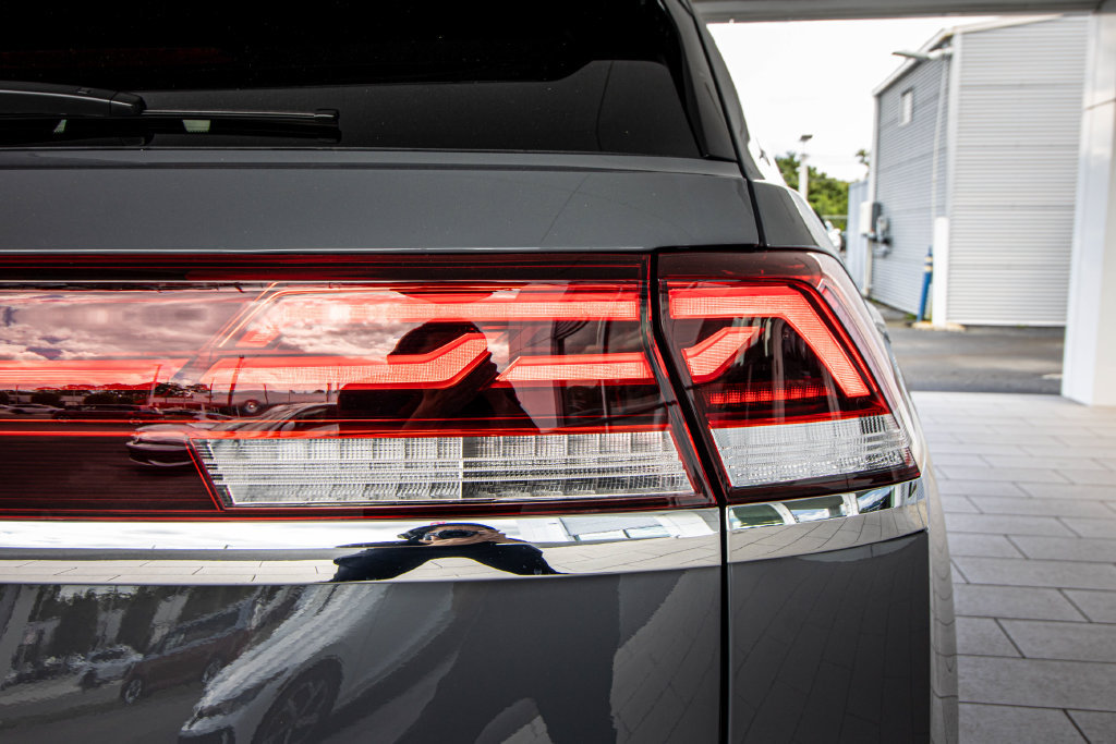 New 2026 Volkswagen Atlas Cross Sport SE FWD image 17