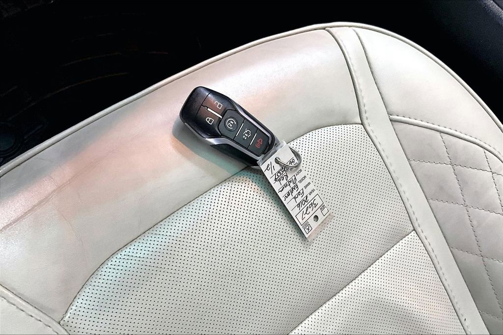 Used 2016 Ford Explorer Platinum image 38