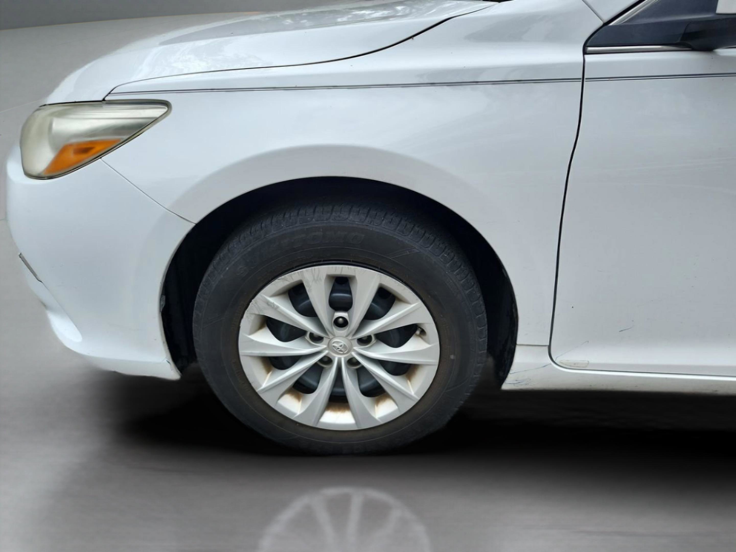 Used 2017 Toyota Camry LE FWD image 22