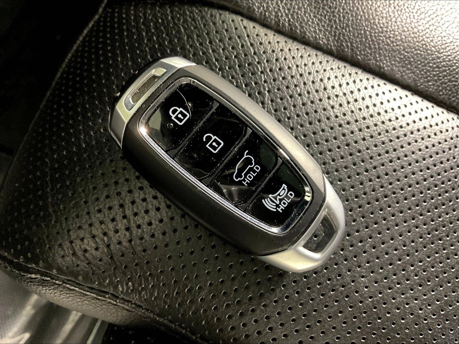 Used 2020 Hyundai Santa Fe Limited FWD image 33