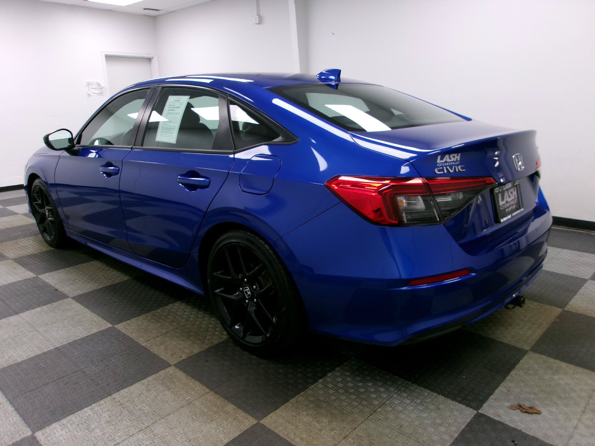 Used 2024 Honda Civic Sport image 2