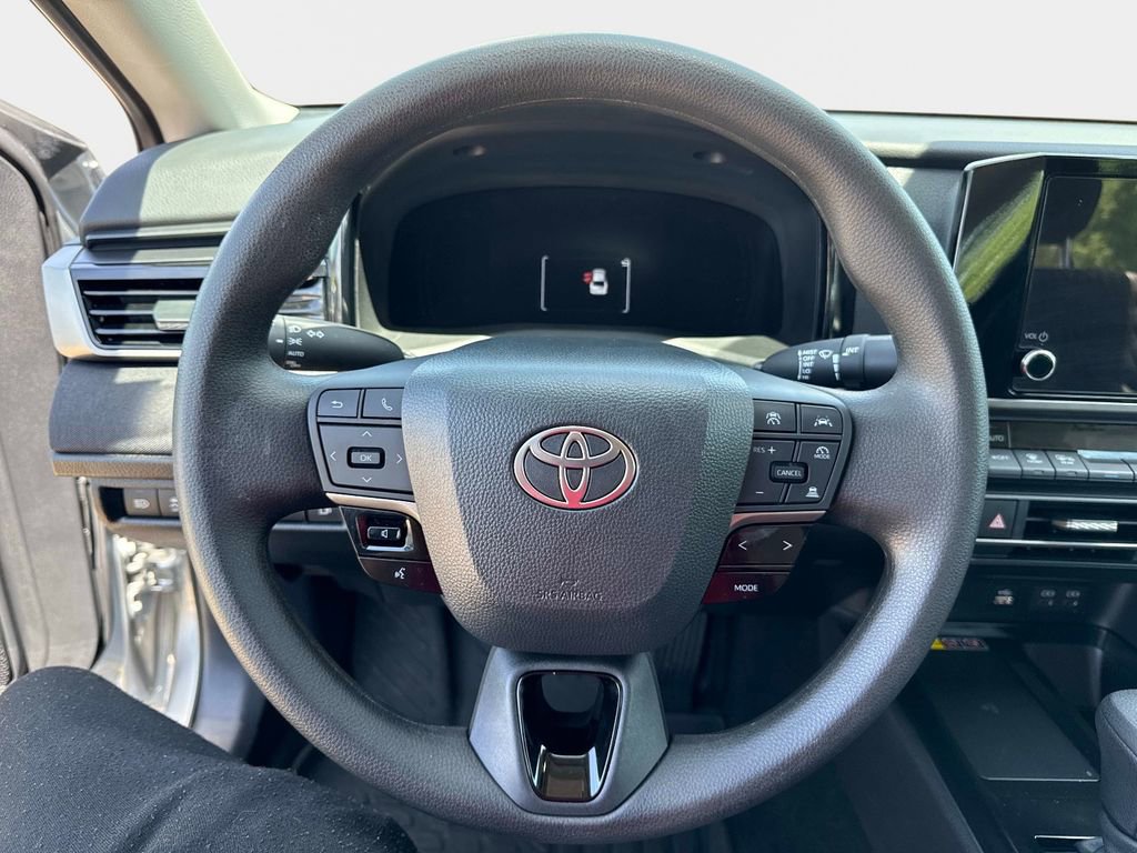 Used 2025 Toyota Camry LE w/ Convenience Package image 25