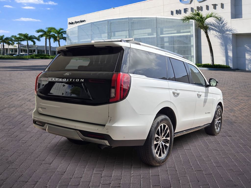 Used 2025 Ford Expedition Platinum image 7