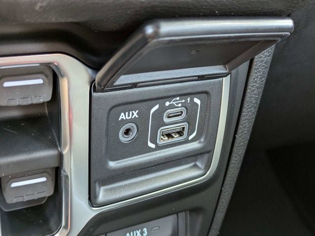 New 2026 Jeep Gladiator Sport AWD/4WD image 21