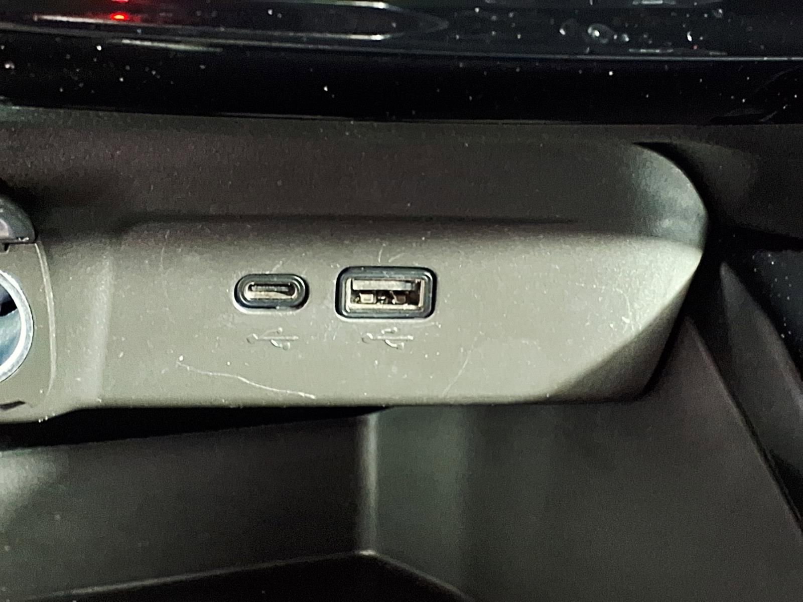 Used 2025 Chevrolet Trax RS w/ Driver Confidence Package FWD image 23