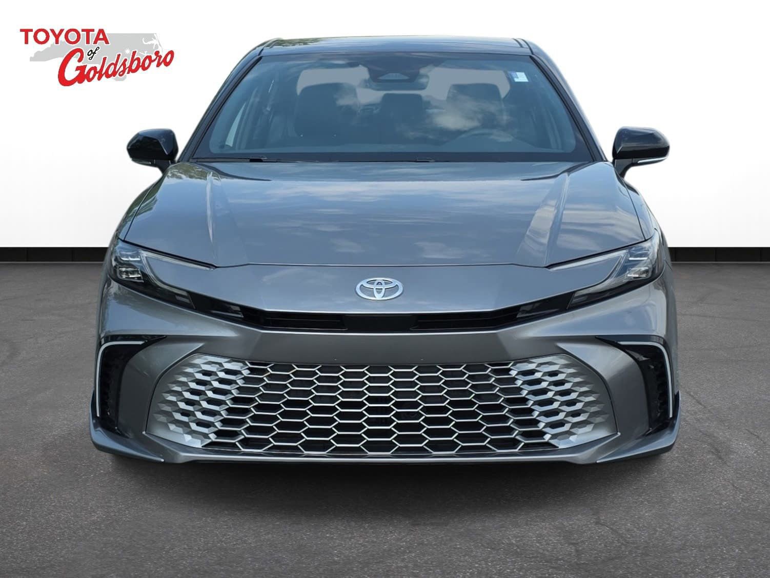 Used 2025 Toyota Camry XSE image 2