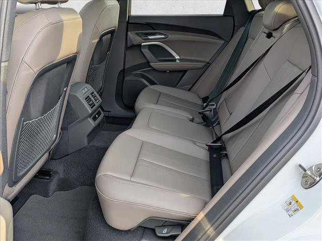 New 2025 Audi Q5 Premium image 16