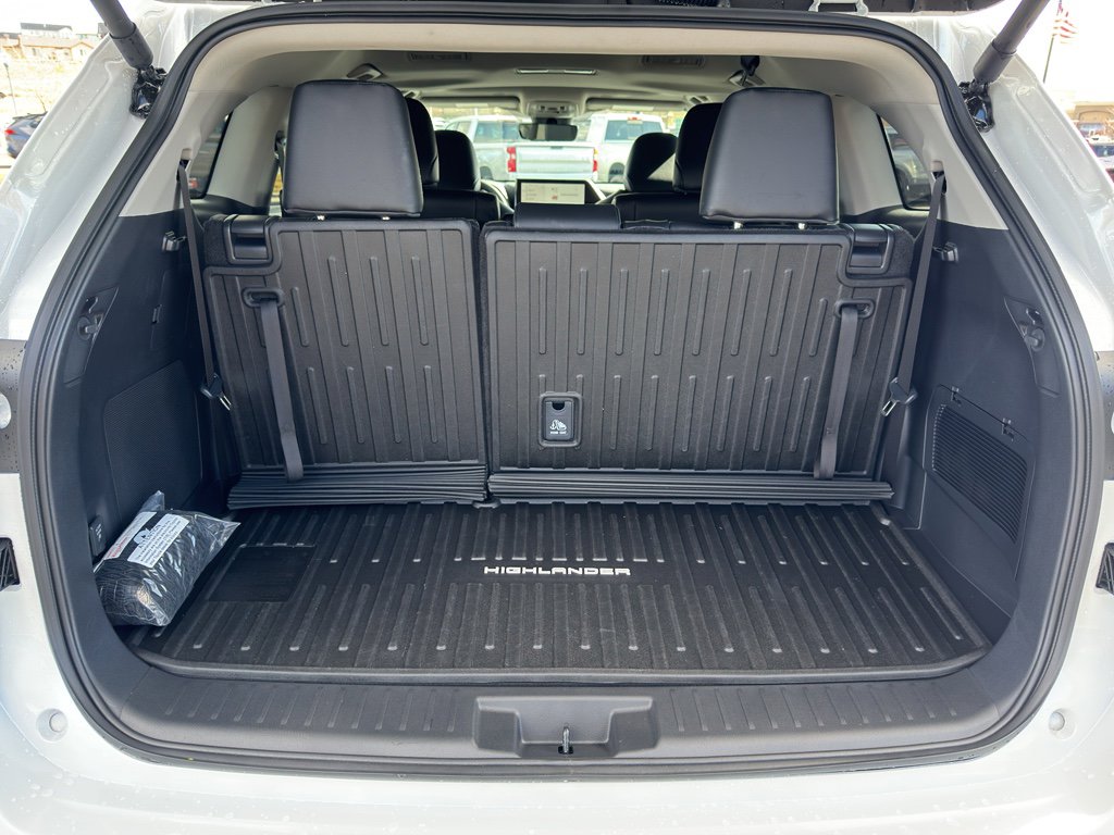 New 2026 Toyota Highlander Limited image 7