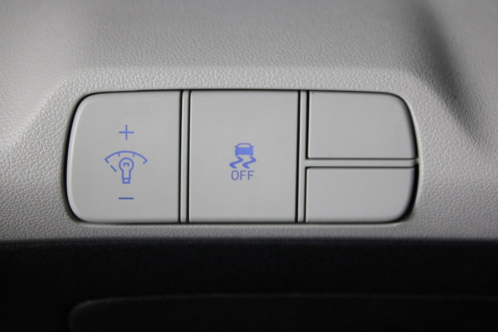 Certified 2024 Hyundai Elantra Limited FWD image 25