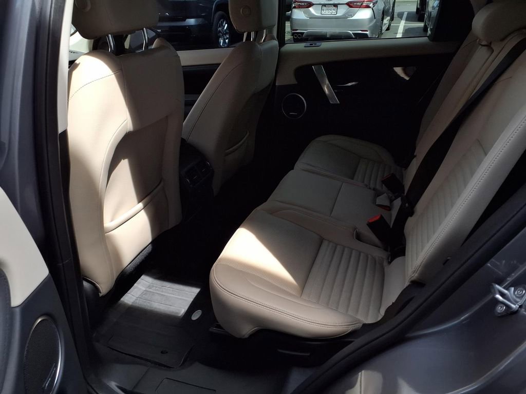 Used 2023 Land Rover Discovery Sport S image 17